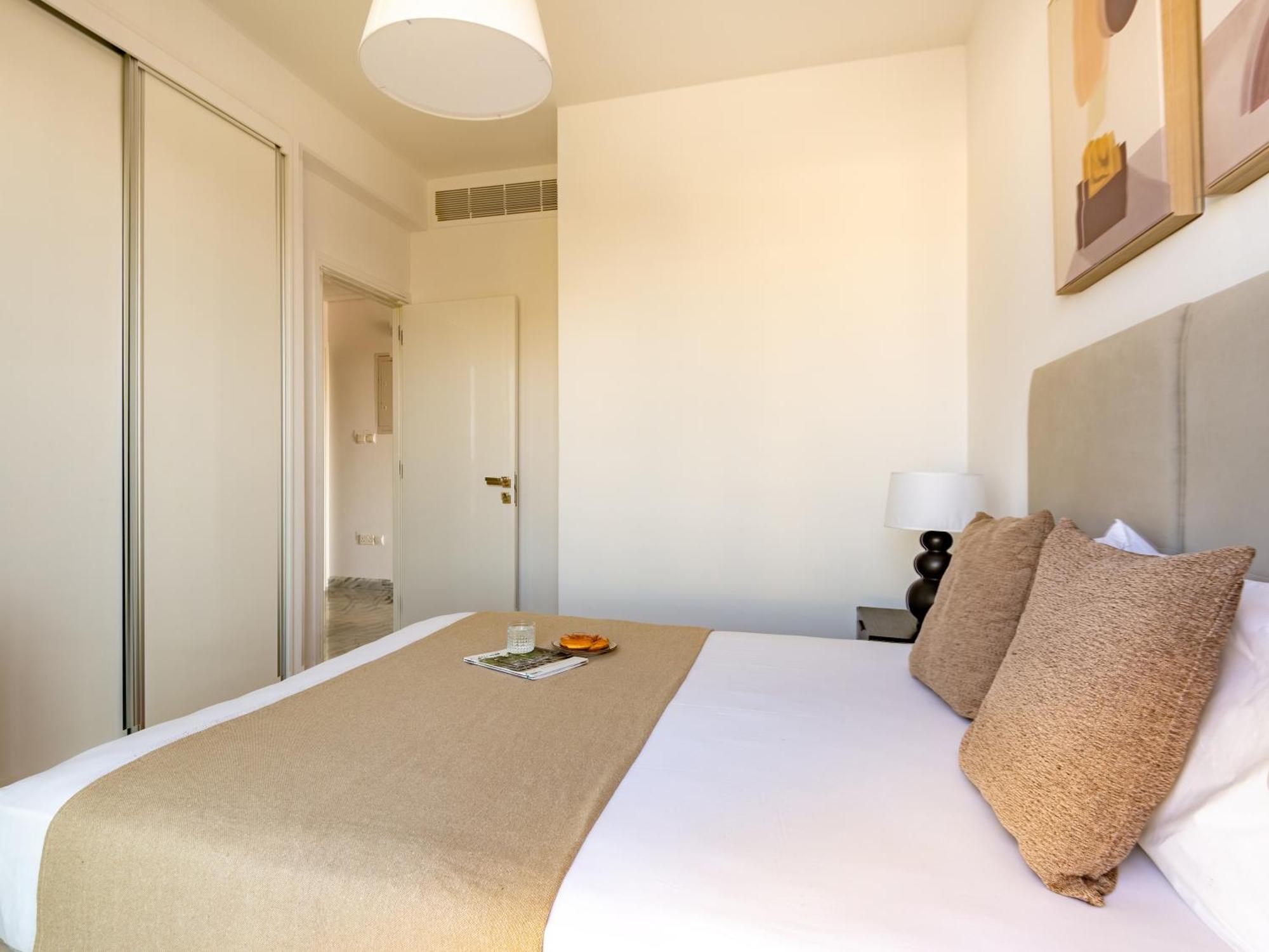 Sanders Olive Paphos Rom bilde